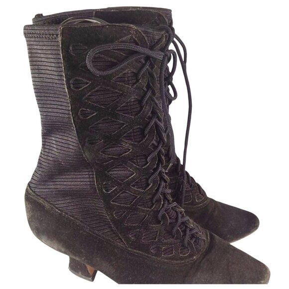 Vintage Women's Size 6.5B Victorian-Style Witch Lace-Up Black Suede  Boots - Picture 3 of 8